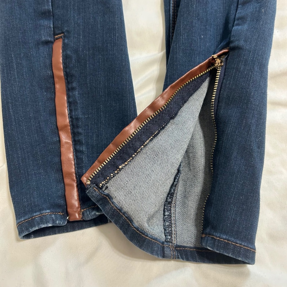 White House Black Market Skinny Ankle Jeans Dark Wash Faux Leather Trim Size 6 - Picture 9 of 14